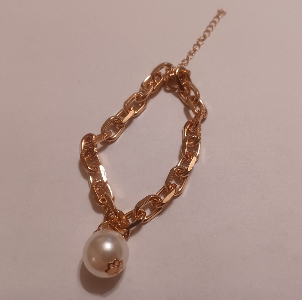 Gold Bracelet with Pearl